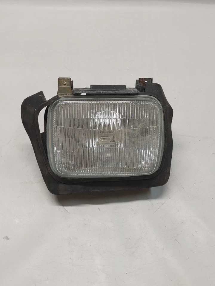 1983 Suzuki GS550E Headlight Assembly 35100-43431-999 - Image 1 of 4