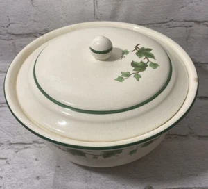 VTG Harker Pottery Hotoven Green Ivy 8.5” Casserole Dish & Lid -Small Rim Chips - Picture 1 of 11