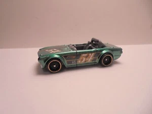 TRIUMPH TR6    2021 Hot Wheels Race Day Series    Green - Picture 1 of 2