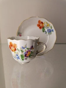 Taza de moca de porcelana Meissen con platillo 1. Elección ramo de flores bordes de oro B - Imagen 1 de 14