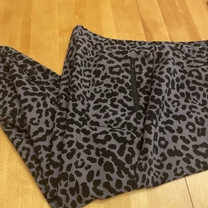 Lane Bryant Cheetah On The Go Ankle Pant Size 16 NWT Spanx Legging Black Animal - Picture 1 of 15