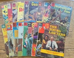 DELL COMICS HUCKLEBERRY FINN JULY 1960 LARAMIE SEA HUNT LONE RANGER CROCKETT ETC - Picture 1 of 19