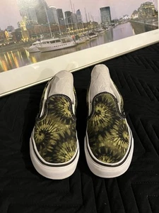 Vans Boys or GirlsClassic Camo Collage Black/Green Slip On Sneakers Size 3 - Picture 1 of 16