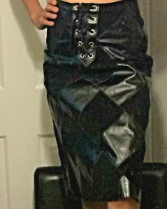 Vintage Black 1970's A-line Patchwork Leather Skirt Size 6 28" Waist - Picture 1 of 7
