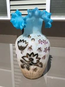 Jarrón antiguo de vidrio Bristol de 12" pintado a mano con borde azul con volantes - Imagen 1 de 13