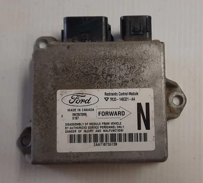 Módulo de controle de retenção Ford Mustang 2006 - Imagem 1 de 3