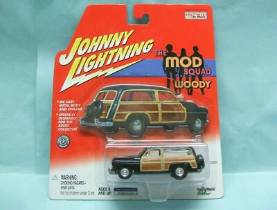 Johnny Lightning - FORD WAGON THE MOD SQUAD WOODY 2001 Hollywood On Wheels 1/64 - Photo 1/3
