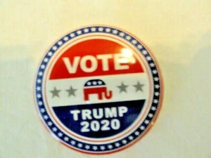 "VOTE TRUMP 2020" Pinback 2 1/4" Abzeichen WAHL - Bild 1 von 2