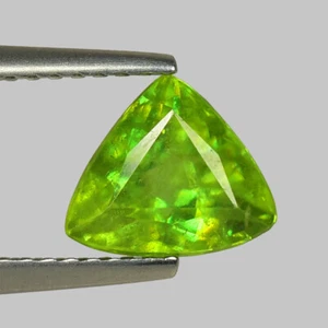 Natural Unheated Sphene/Titanite 1.81ct Best Sparkling Green, Trillion Gemstone - Picture 1 of 1