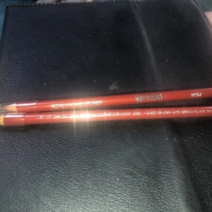 Lip Pencil - Picture 1 of 2