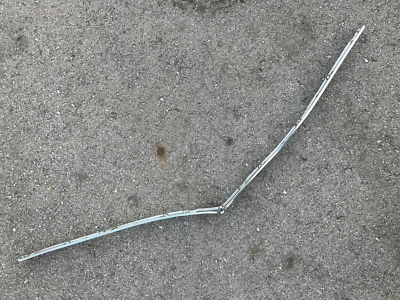 Barra de rejilla superior interior Desoto S-11 46-48 NOS 1152029 Foto 1 de 3