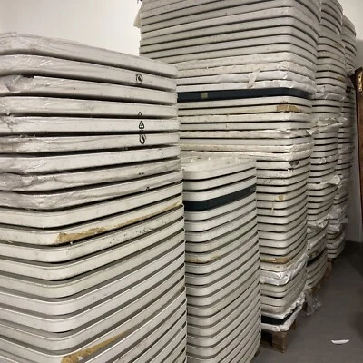 Tavoli Resina Bianco 140x80 USATI  Pz. 5 e Multipli (spedizione su Bancale) - Immagine 1 di 3