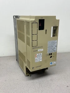 Unidad servopack Yaskawa SGDB-10ACY1; ENTRADA: 200-230V 3ph 8A; salida: 0-230v 3ph 0,85KW - Imagen 1 de 5