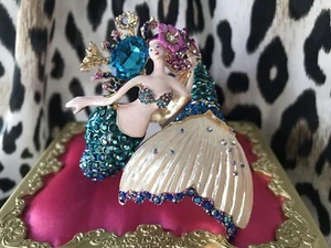 Brazalete con bisagras Betsey Johnson Festival Sirena iridiscente - Imagen 1 de 6