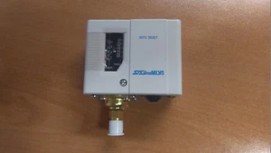 SAGINOMIYA Pressure Switch model SYS-C120X (70~285lb/in2) - Picture 1 of 3