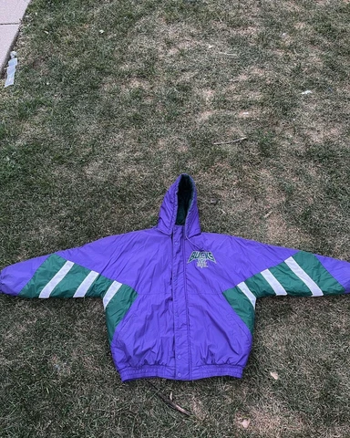 Vintage Starter Milwaukee Bucks NBA Basketball Puffer Jacket Mens Size 2XL Cover