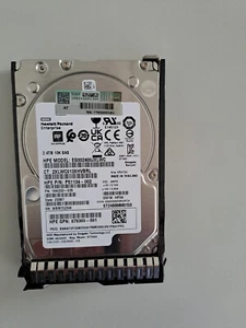 HD HPE 2.4TB 12G SAS 10K 2.5" SFF, HPE Smart Carrier - 881457-B21 / 881507-001 - Bild 1 von 3