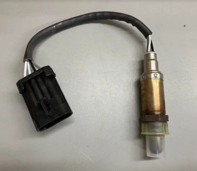 Bosch Oxygen Sensor - 15703 - Fits Acura, Buick, Chevrolet, Isuzu & Toyota - Image 1 of 4