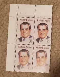 Richard M. Nixon President #2955 4 stamps 32 cent - Picture 1 of 1