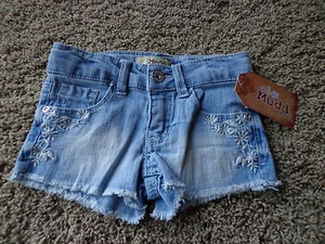 MUDD brand girl's sz 4 NWT denim blue short shorts w/embroidered flowers - Picture 1 of 4