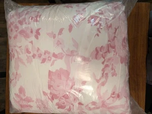 POTTERY BARN TEEN LoveShack ausgefallener Damast gesmokter Quilt - rosa - Twin - OPEN BOX - Bild 1 von 3