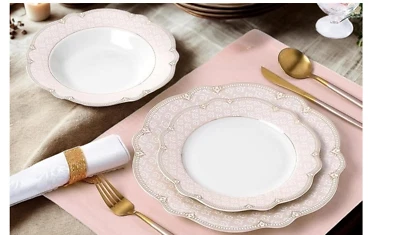 Fine Porcelain Vintage Pink & Gold  Design Dinner Set, Service for 4, Sandra - Image 1 of 4