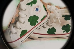 NIÑOS PEQUEÑOS/NIÑOS PEQUEÑOS Converse Shamrock, St. Patty's zapatos pintados a mano personalizados - Imagen 1 de 2