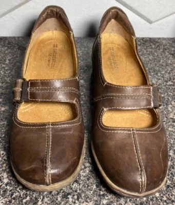 W's 6M NATURALIZER N5 COMFORT MOSA BROWN LEATHER SPLIT TOE MARY JANE FLATS - Image 1 of 4