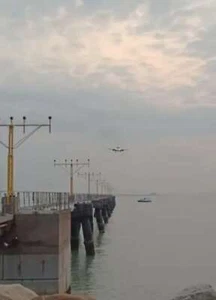 1/200 & 1/400 Airport GSE set - Runway Approach Lights (4 pieces set) - Picture 1 of 3