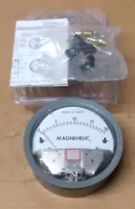 New Dwyer Instruments Magnehelic Differential Pressure Gage W29AA BW - Picture 1 of 5