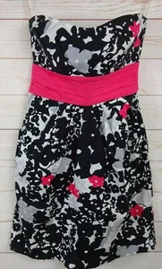 Charlotte Russe schulterfrei schwarz/weiß/rosa mit Schärpe & Taschen Größe 5 Junior Kleid  - Bild 1 von 6