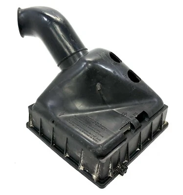 Tapa superior de caja de aire perforada para ruido de inducción Porsche 924 1976-1985 - 477129611D Foto 1 de 4