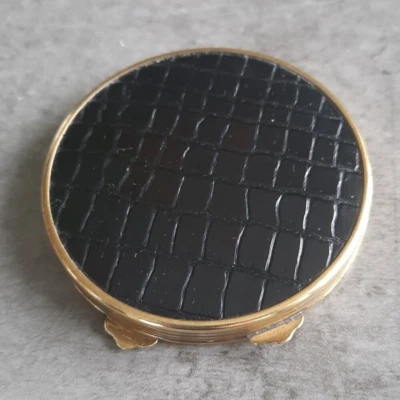 ANCIEN POUDRIER DE SAC EN LAITON ET CUIR NOIR VINTAGE - Photo 1/4