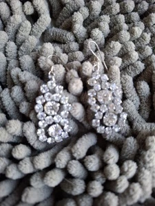 Cubic Zirconia Double Daisy Earings On Silver - Picture 1 of 5