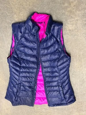 Женский жилет-пуховик Ideology размер Small темно-синий стеганый упаковываемый ярко-розовый - Изображение 1 из 4