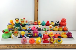 Rubber Duck Toy Lotto di 40 JEEP varie anatre colorate - Rubber Duck - No Dupes - Foto 1 di 14