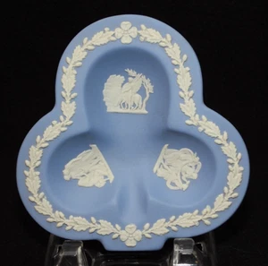 Piatto portagioie vintage a forma di quadrifoglio in diaspro blu Wedgwood - Foto 1 di 8