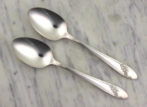 Oneida Community Tudor Plate - QUEEN BESS II, 1946 - Teaspoons, Set of 2 - Picture 1 of 2