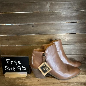 Nuevo Mujer Frye Judith Cremallera Cuero Marrón Tacón Botines Botas Talla 9.5 M - Imagen 1 de 6