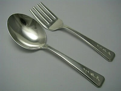 JUEGO DE CUCHARA Y TENEDOR PARA BEBÉ ARTESANO por TOWLE PLATA ESTERLINA ca1932 USADO Mono "CEZ" Foto 1 de 4