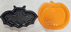 Juego de bandejas de plástico para servir Halloween productos de calabaza y murciélago regente 14" y 17" - Imagen 1 de 7