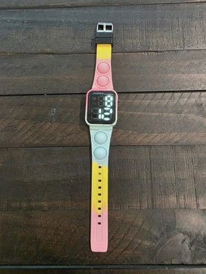 Reloj deportivo digital Justice multicolor Foto 1 de 3