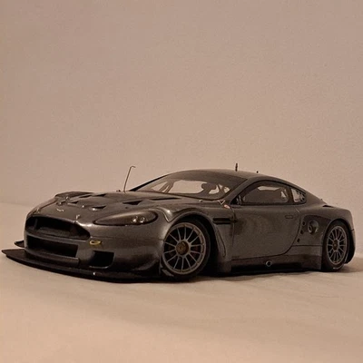 1:18 scale Aston Martin DBR9  diecast model car FLAWS  — 第 1/4 张图片