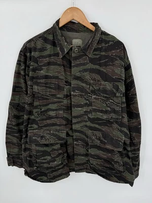 Chaqueta Camuflada Vintage Tigre Rayas Militar Camuflaje Cuatro Bolsillos Hecha en EE. UU. Grande Foto 1 de 4