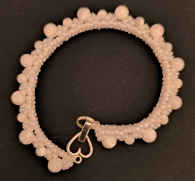 Armband Perlmutter Perlen und Glasperlen Weiß mit Schnappverschluss in Edelstahl - Bild 1 von 2