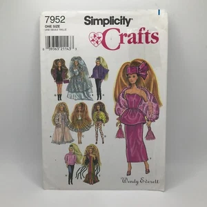 Simplicity Crafts 7952 Einheitsgröße Puppe 11,5 Zoll Kleidung Schnittmuster UNGESCHNITTEN - Bild 1 von 6