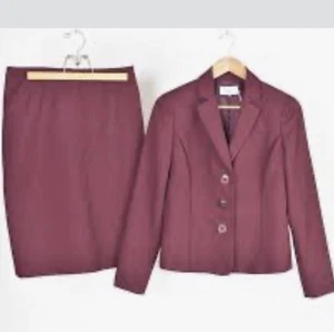 WOMENS LE SUIT CREAMY WITH TAUPE IN THE EMBROIDERY 2 PIECE Size 6p - Picture 1 of 5