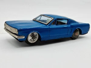Vintage Blech Friction Ford Mustang Fastback Maßstab 1:24 Friction Works Japan - Bild 1 von 10