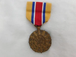 VIETNAM WAR ERA US ARMY RESERVE ACHIEVEMENT MEDAL 1960'S - 1970'S - Picture 1 of 2