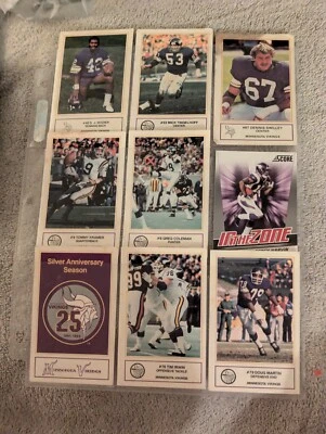 LOTE DE 9 TARJETAS TRDNG INVENCIBLE MN VIKINGS TOMMY KRAMER DJ DOZIER Y MÁS EN FUNDAS Foto 1 de 4